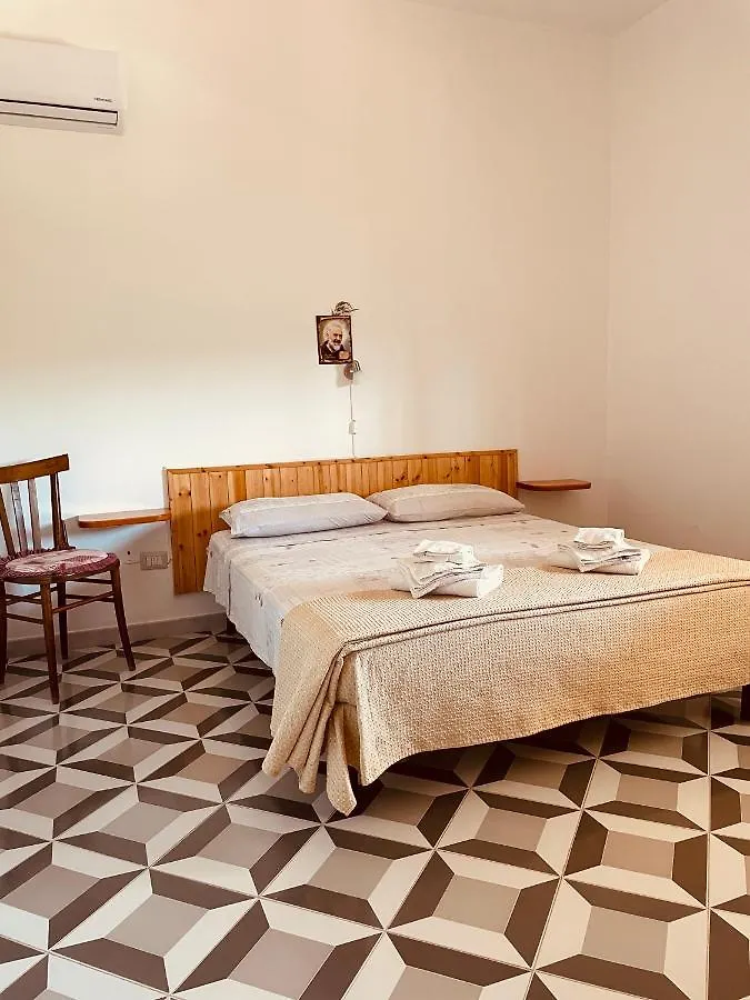 Il Roseto Villa Marzamemi 0*,